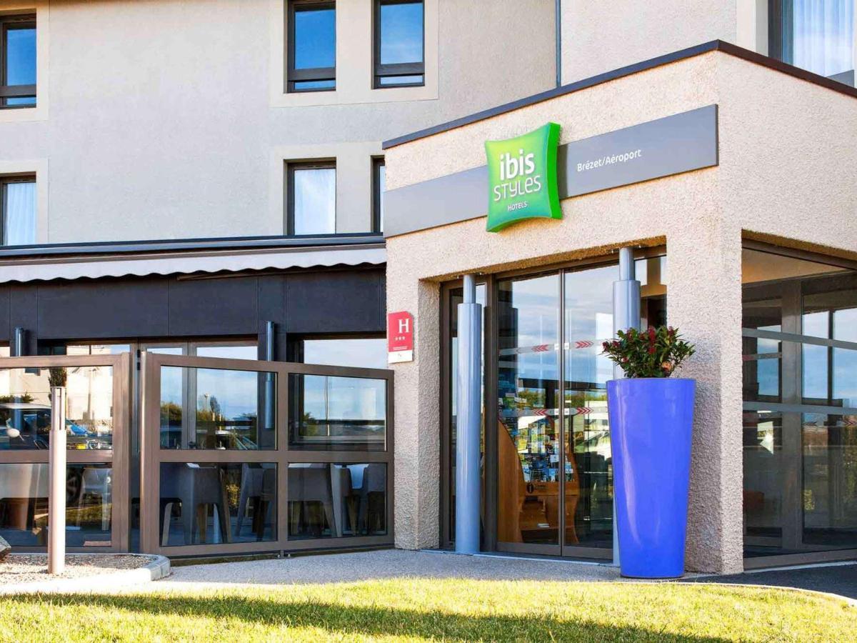 Ibis Styles Clermont-Ferrand Aeroport Hotel Exterior photo