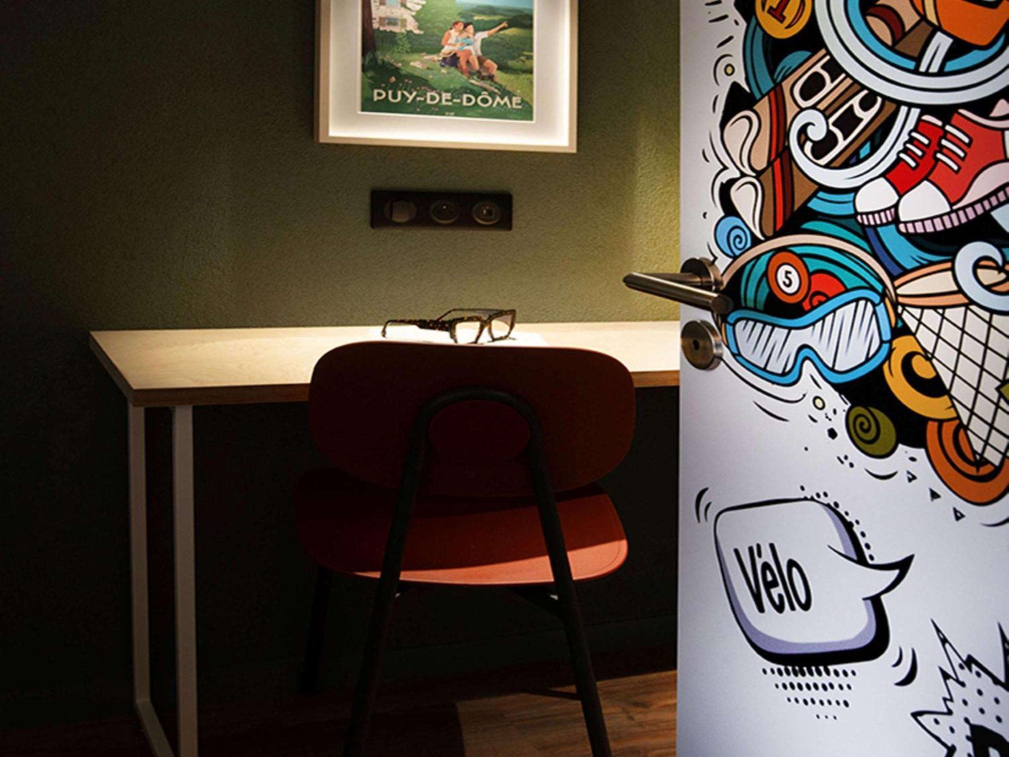 Ibis Styles Clermont-Ferrand Aeroport Hotel Exterior photo