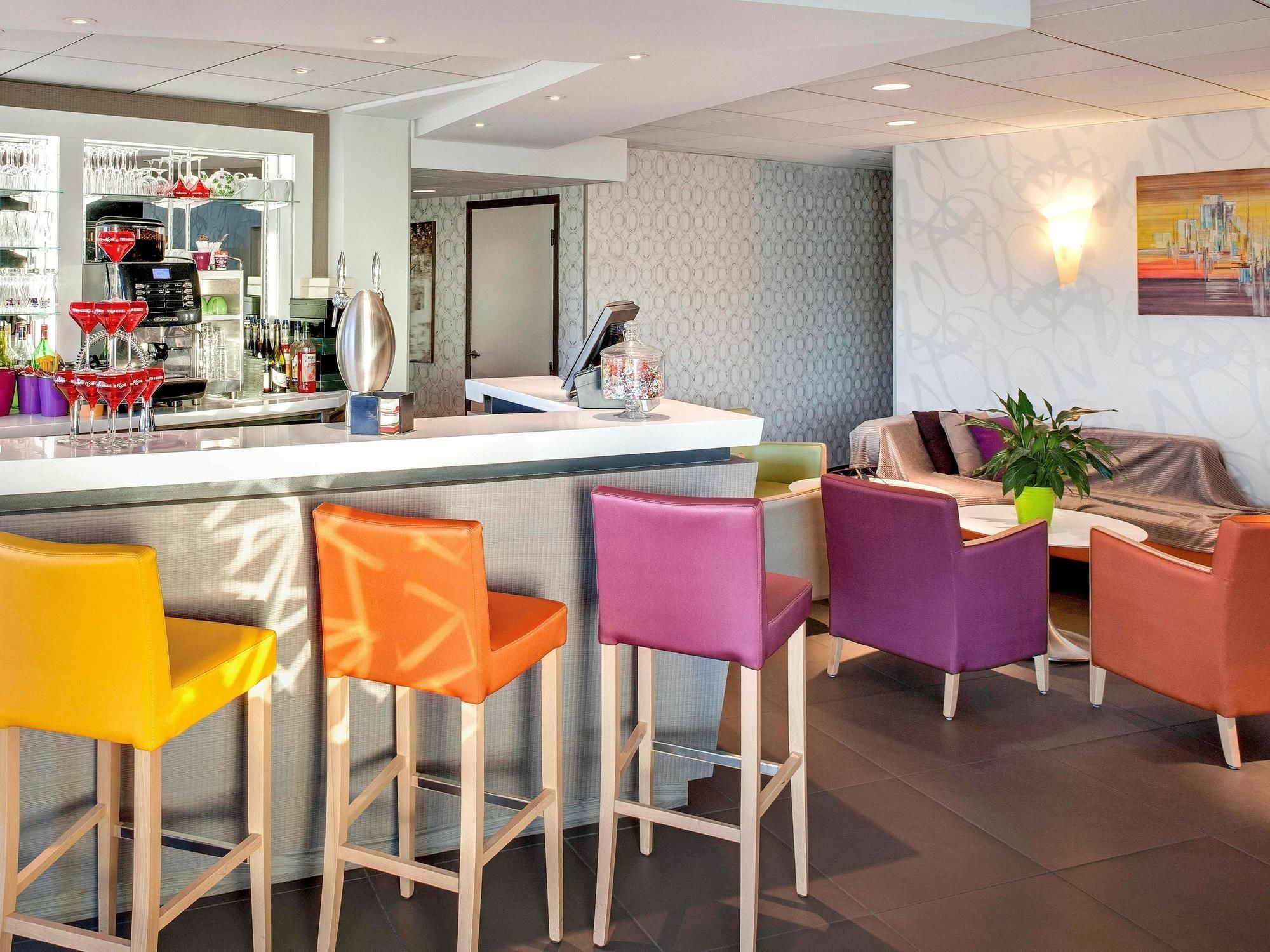 Ibis Styles Clermont-Ferrand Aeroport Hotel Exterior photo